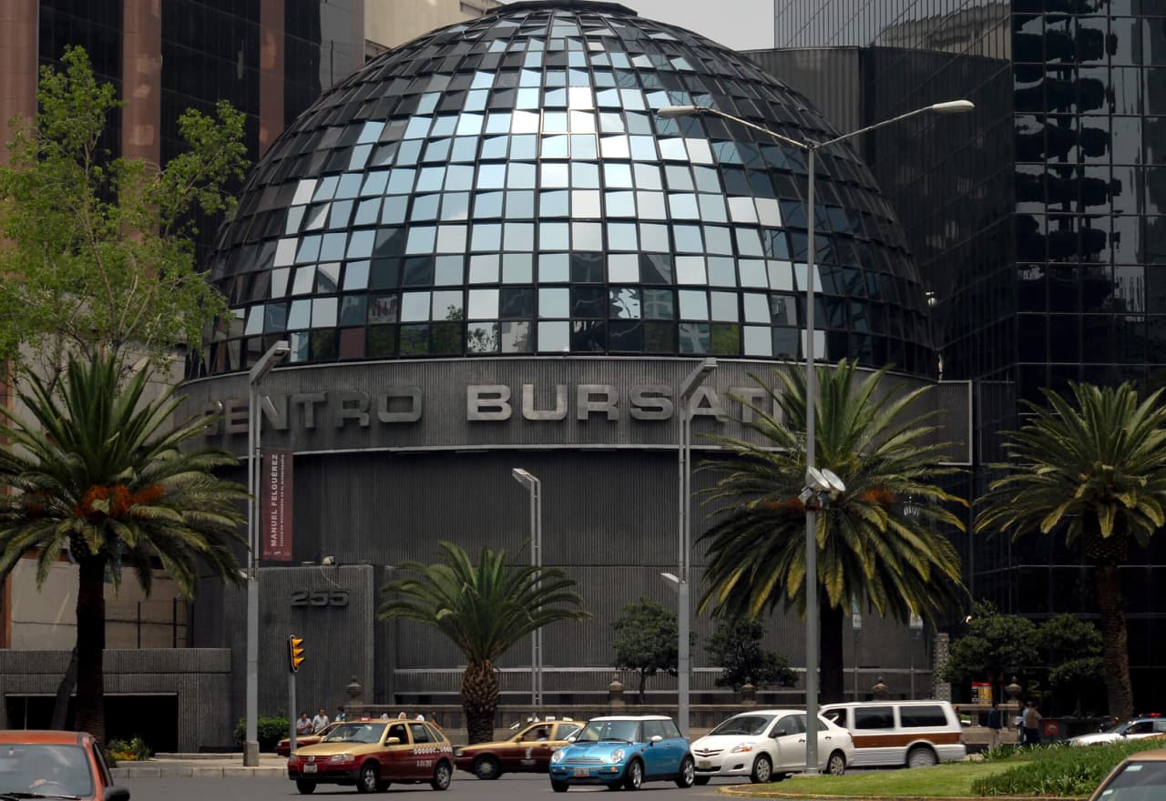 El Edificio de la Bolsa de Valores de México: Un coloso que custodia el pulso financiero de la CDMX